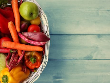Aprenda aqui algumas receitas para aproveitar tudo o que você pode tirar dos vegetais e frutas. Vem que a gente Simplifica!
