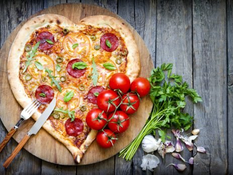 Você também é daqueles que não dispensa uma boa pizza? Então aproveite que hoje é sexta e comemore o Dia da Pizza com delicias caseiras.