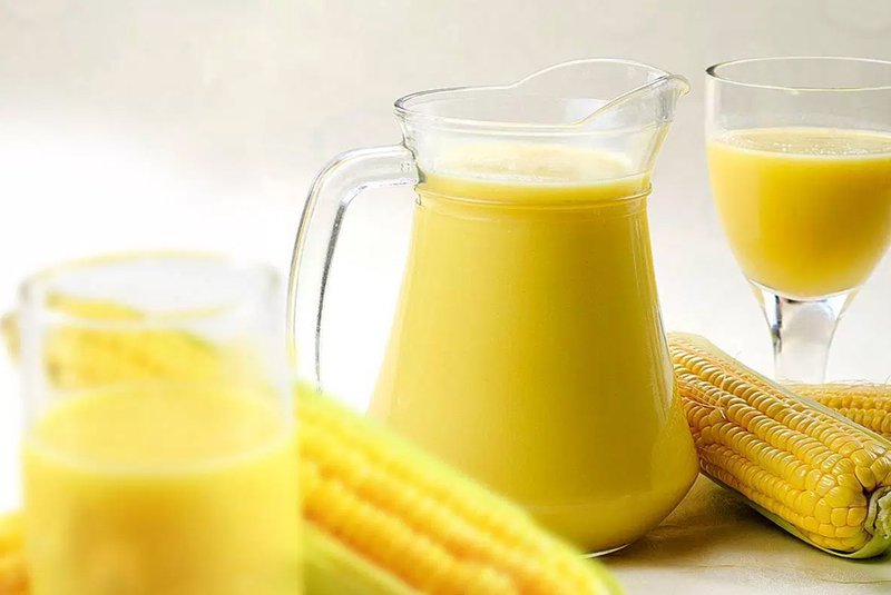 0f37d7 49d36f5ff8fc4fc1b5c64b02da7273c2~mv2 Jarra com suco de milho