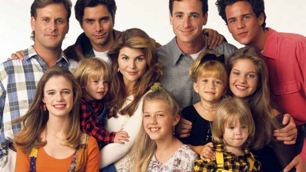 Elenco da série de TV dos anos 90, 'Três é Demais'.