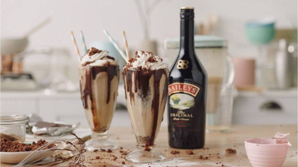 Milkshake de baunilha e licor Baileys Milkshake de baunilha e licor Baileys