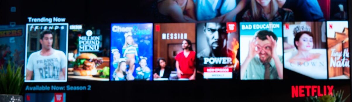 Tela do Netflix com série e filmes em destaque