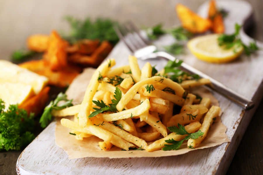 Se você deseja comprar uma Airfryer mas está na dúvida sobre as vantagens de fritar se óleo, confira este artigo e surpreenda-se com os benefícios à saúde