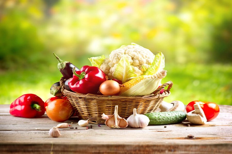 Abusou nas festas de final de ano e está querendo perder peso? Sabe o que pode te ajudar? Consumir alimentos que aceleram o metabolismo. Confira quais: