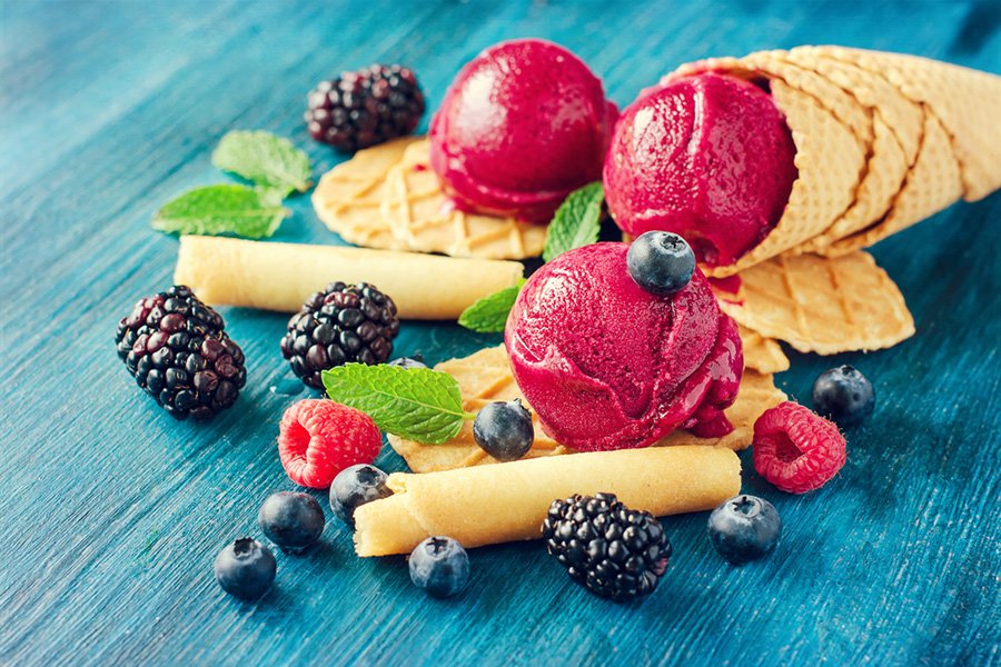 Está de dieta e quer aprender a fazer sobremesas light em casa? Então saiba como substituir ingredientes e deixar suas receitas doces menos calóricas. Confira:
