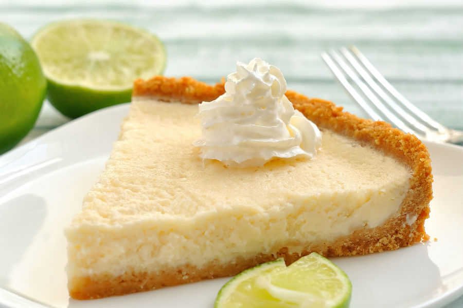 Nada melhor que uma torta de limão fácil de fazer e muito saborosa, não é mesmo? Quer aprender? Então confira a receita aqui, no Simplifica!