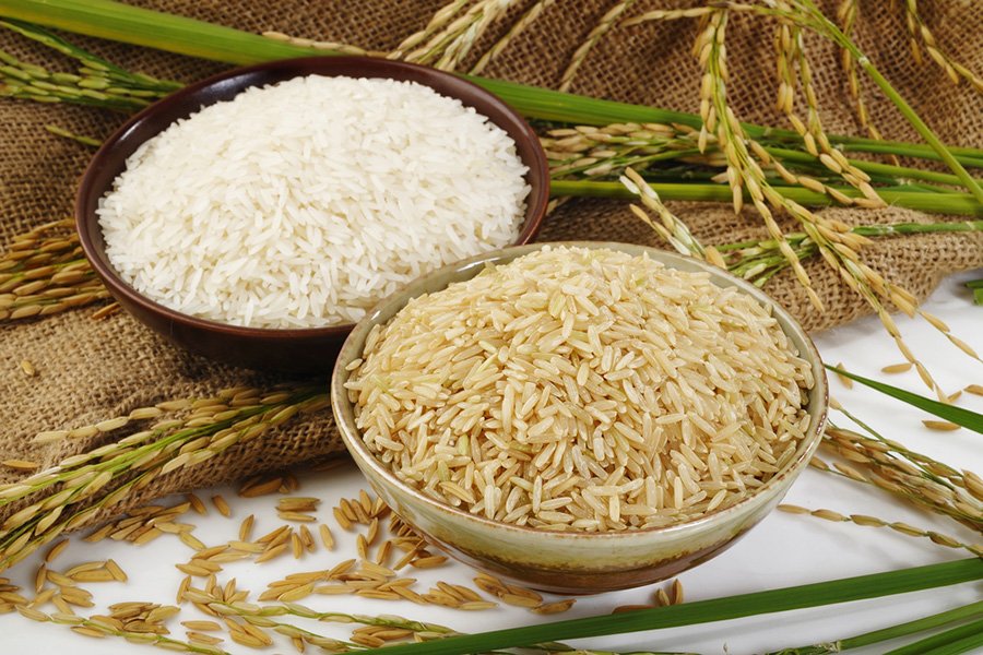 O arroz itengral preserva mais nutrientes do que o arroz branco
