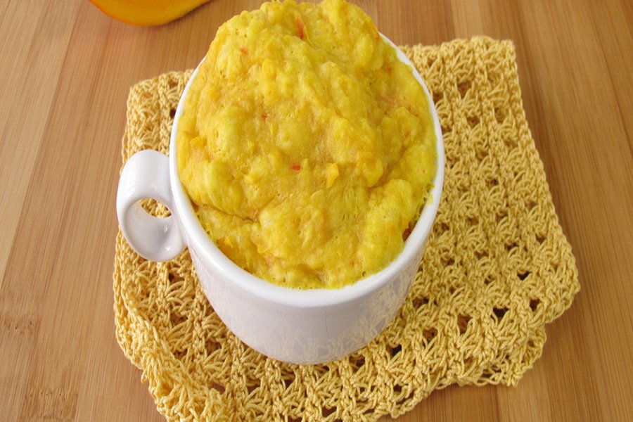 O bolo de laranja é uma sobremesa prática e muito saborosa