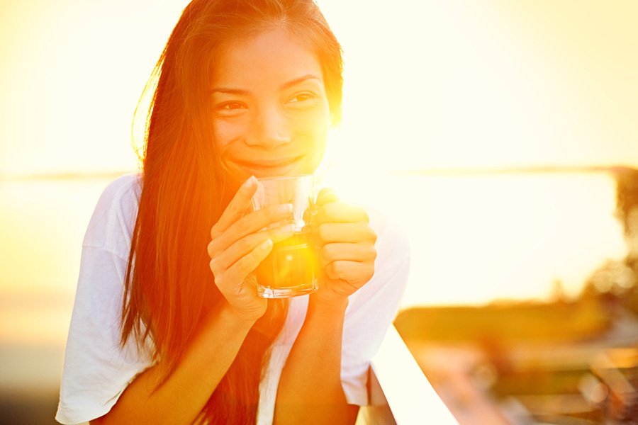 Quer perder alguns quilos para aproveitar o verão em forma? Então confira a receita de chá que pode te ajudar a emagrecer de forma saudável aqui, no Simplifica!
