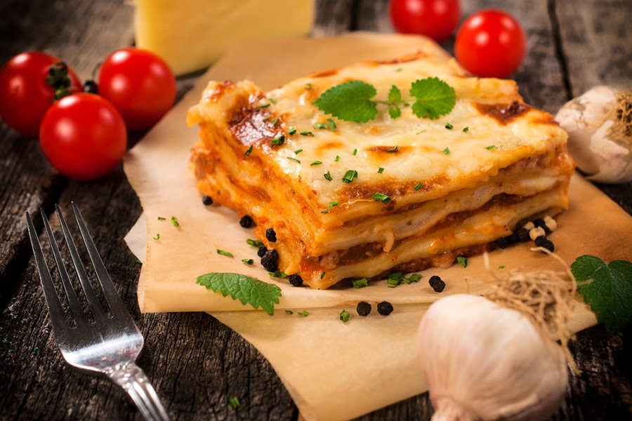 Está pensando em um delicioso almoço de domingo? Então que tal preparar uma lasanha diferente? Vem que a gente Simplifica!