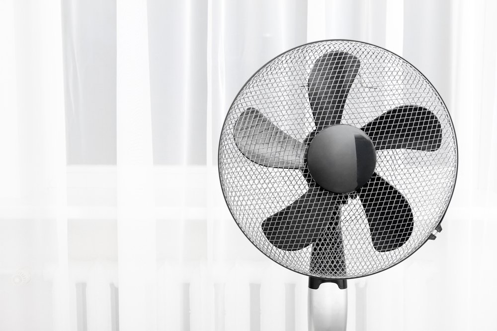 Aproveite os períodos mais frios para limpar seus ventiladores e aparelhos de ar condicionado, deixando tudo pronto para o verão