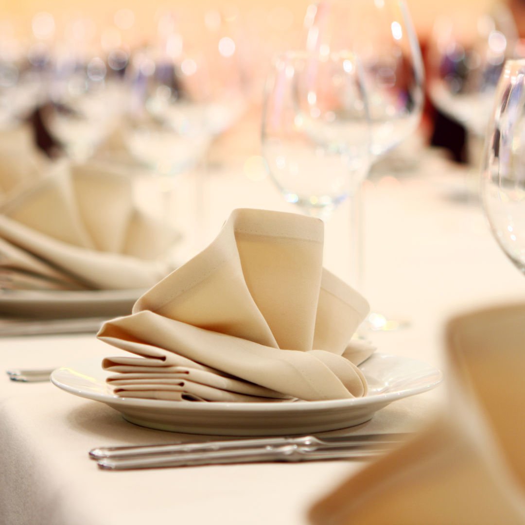 mesa de banquete com servico de restaurante 