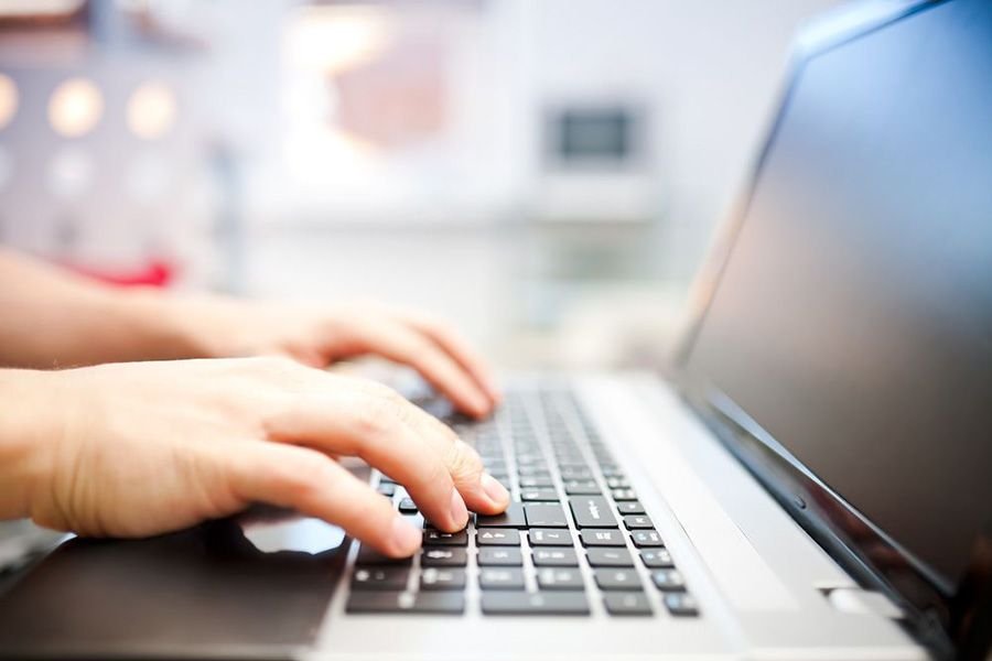 Procurando um notebook bom e barato? Nem todos eles são caros. Basta você saber o tipo de máquina que está precisando
