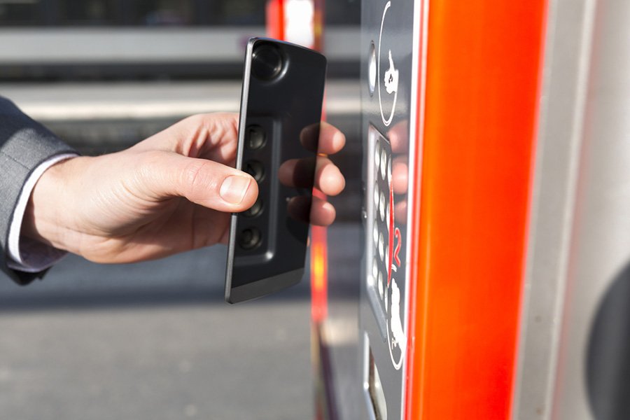 Aplicativos, como o Samsung Pay, permitem fazer pagamentos em terminais de cartão de crédito. Saiba mais sobre eles e como utilizá-los aqui no Simplifica!