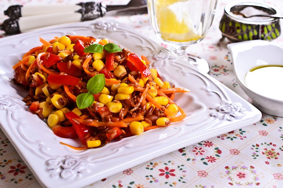 Quer preparar um almoço saudável e saboroso? Que tal utilizar o arroz integral? Confira a receita e veja como é simples