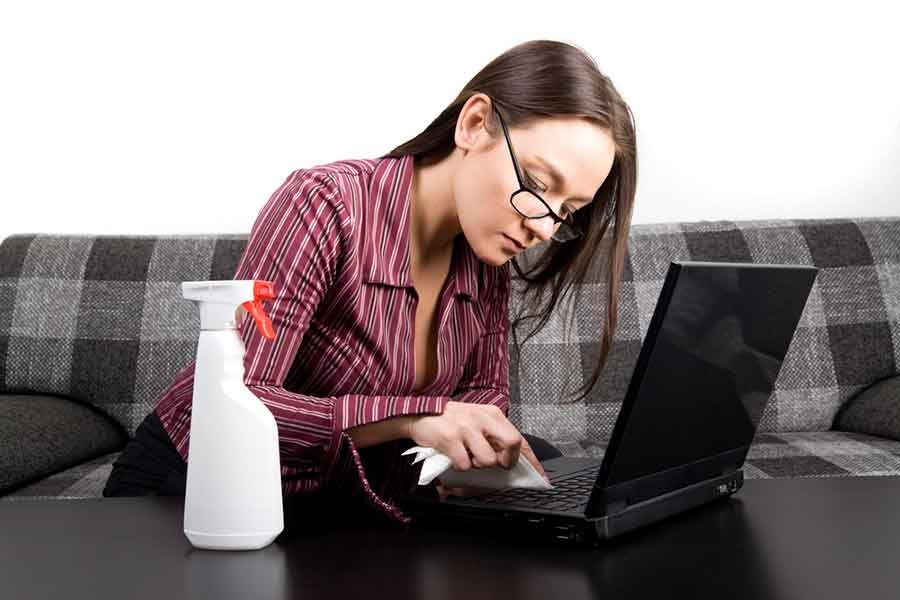 Aprenda como limpar notebook da forma correta